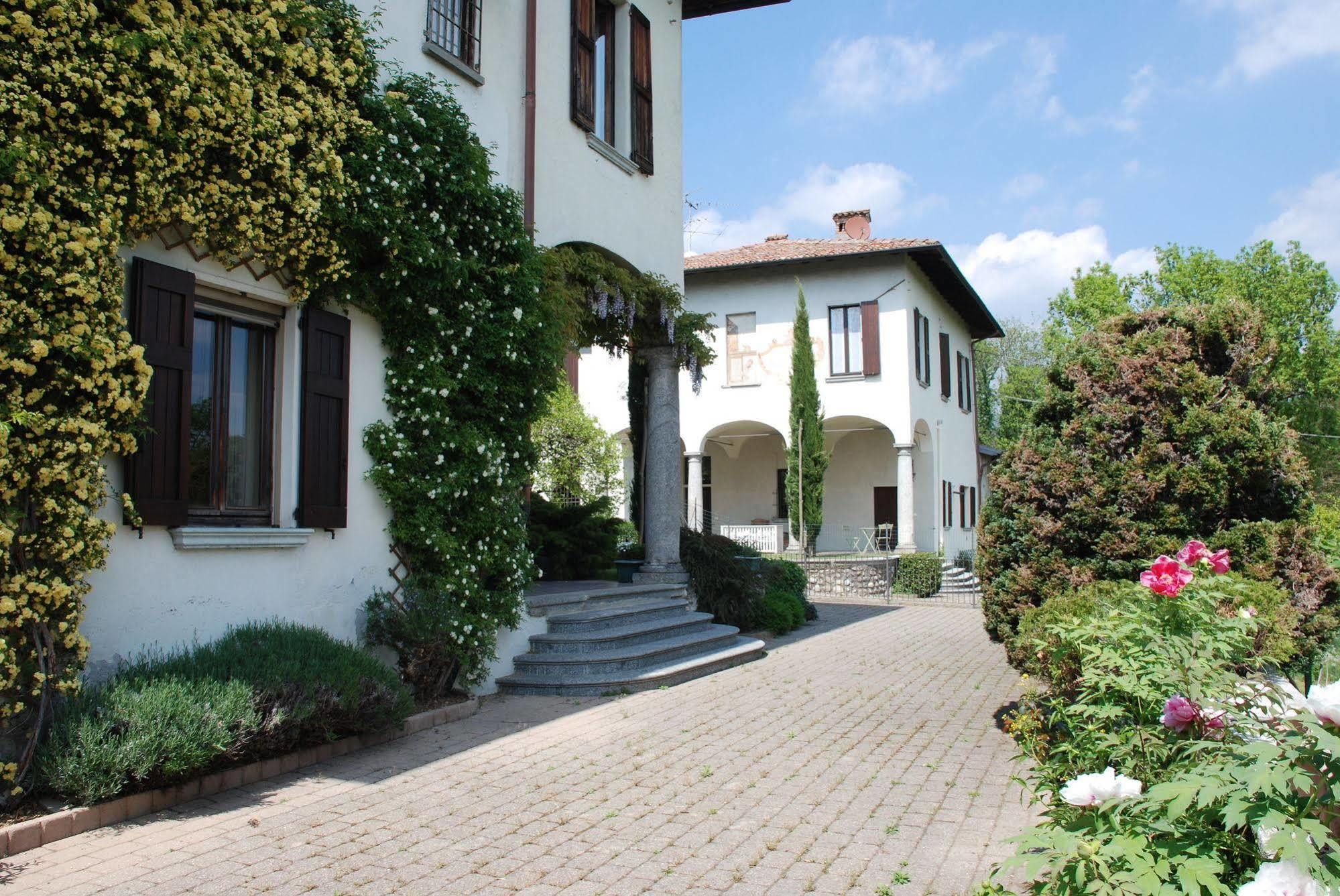 B&B Villa Natta Uggiate エクステリア 写真